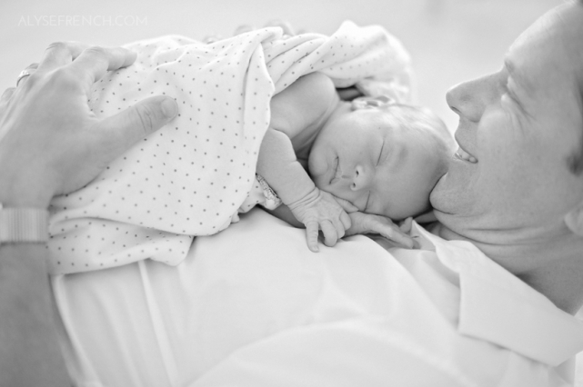 Uhril Newborn Lifestyle_Houston Family Portrait Photographer_03