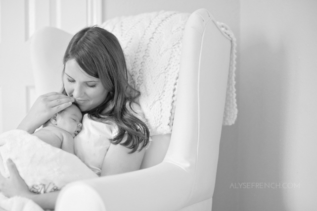Cole Newborn Lifestyle_Houston Family Portrait Photographer_03