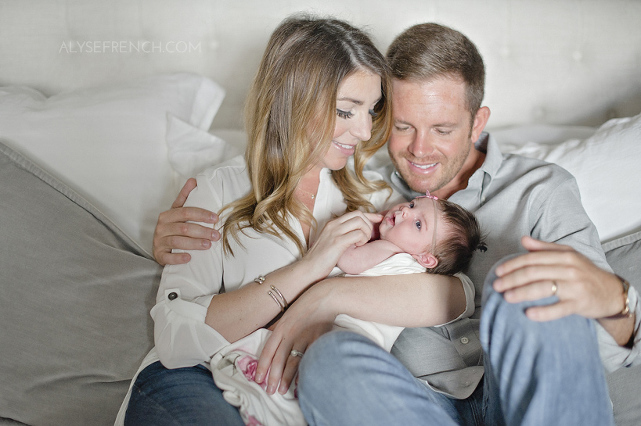 guinn-newborn-lifestyle_houston-family-portrait-photographer_01